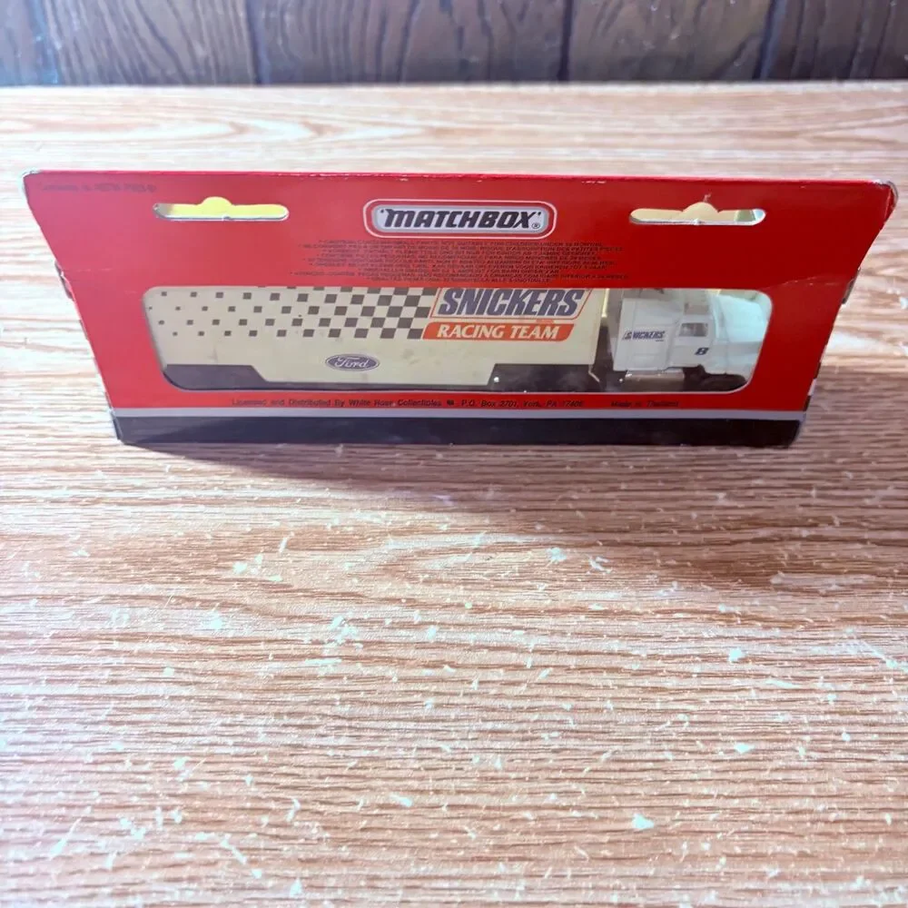 Matchbox Super Star Transporters Snickers Racing Team NIB.